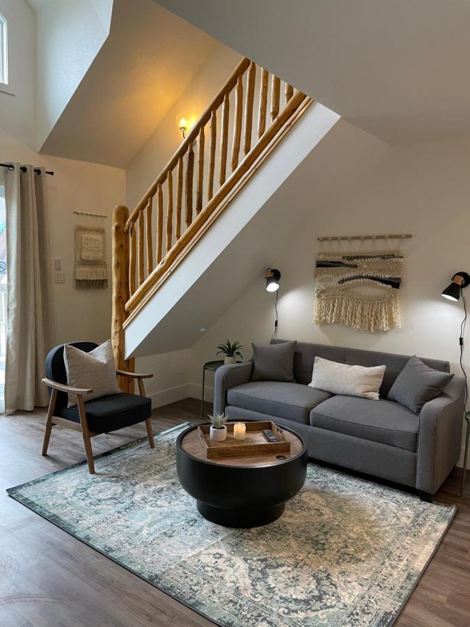 Waterton Glacier Suites Экстерьер фото