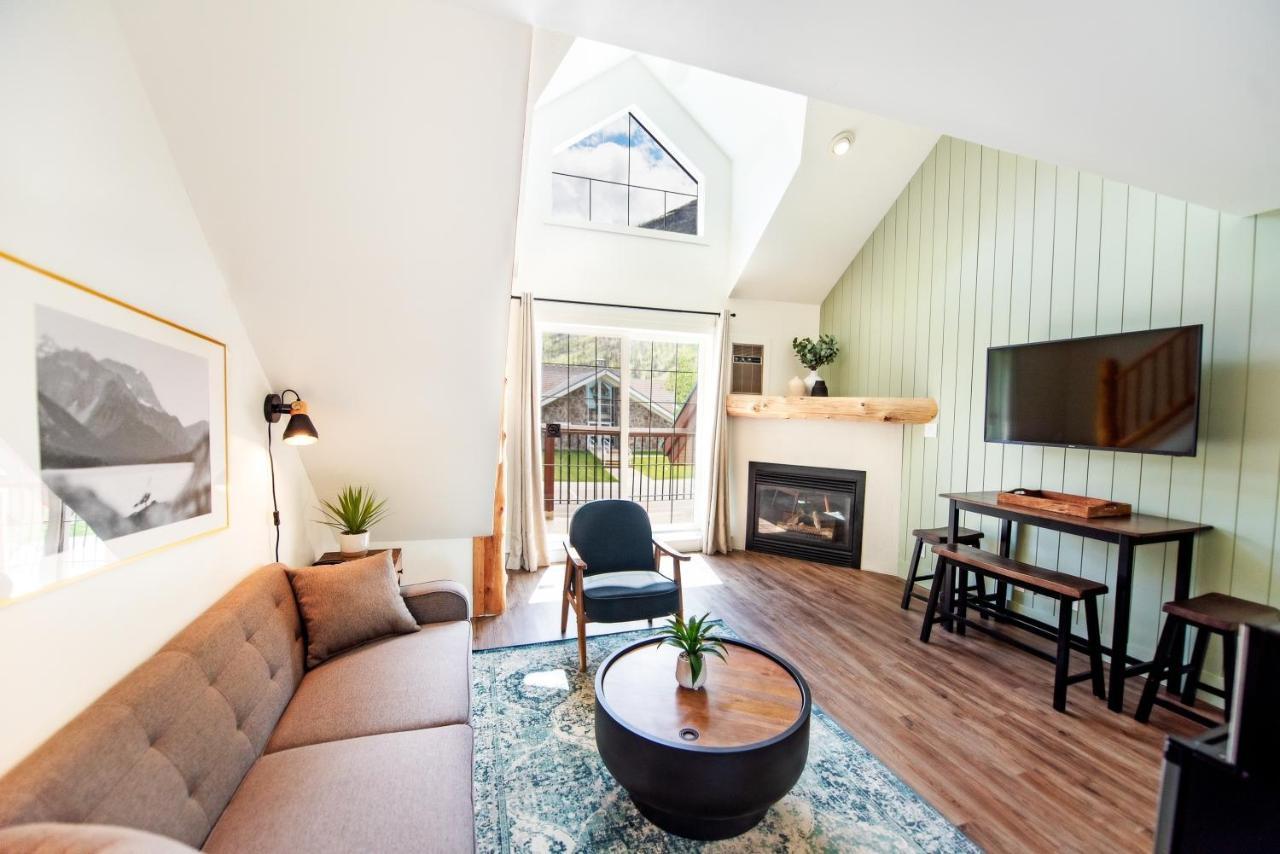 Waterton Glacier Suites Экстерьер фото
